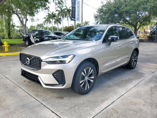 Beige 2025 Volvo XC60 B5 Core