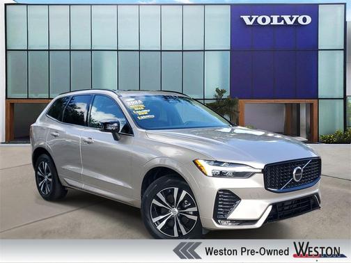 Beige 2025 Volvo XC60 B5 Core