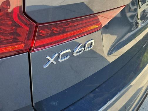 2026 Volvo XC60 Plug-In Hybrid T8 Plus