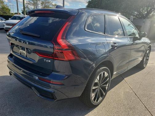 2026 Volvo XC60 Plug-In Hybrid T8 Plus