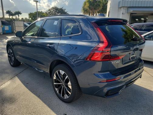 2026 Volvo XC60 Plug-In Hybrid T8 Plus