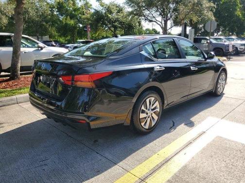 Black 2019 Nissan Altima 2.5 S