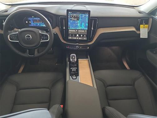 2026 Volvo XC60 B5 Core