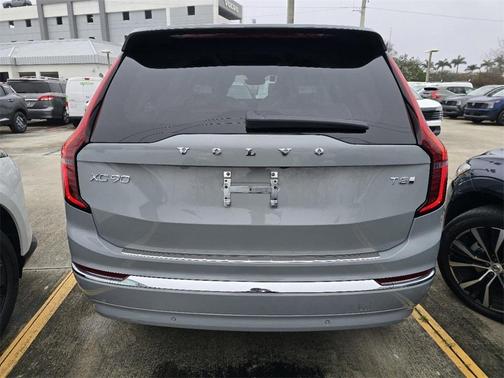 2025 Volvo XC90 Plug-In Hybrid T8 Plus 7-Seater