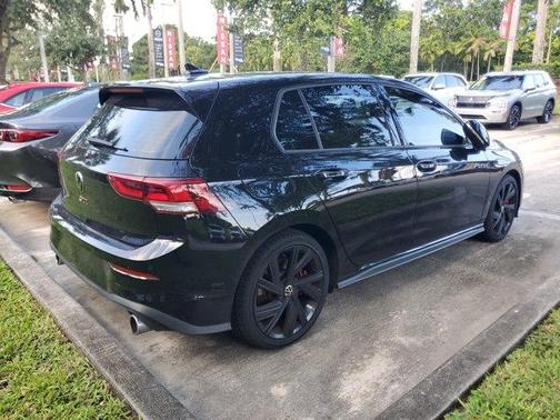 Mythos Black Metallic 2025 Volkswagen Golf GTI 2.0T SE