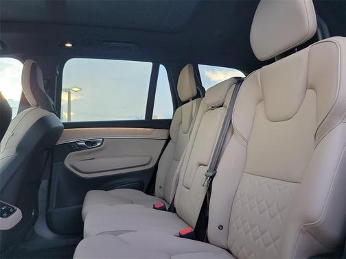 2026 Volvo XC90 B5 Core