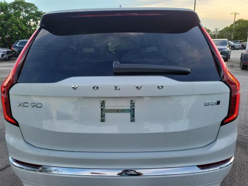 2026 Volvo XC90 B5 Core