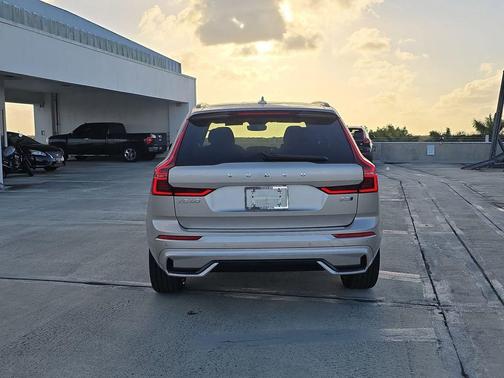 Bright 2026 Volvo XC60 B5 Ultra