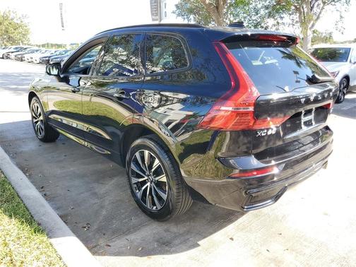 2025 Volvo XC60 B5 Core