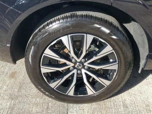 2025 Volvo XC60 B5 Core