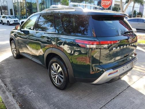 2022 Nissan Pathfinder SL