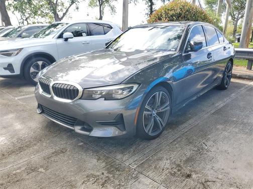 2019 BMW 330 i