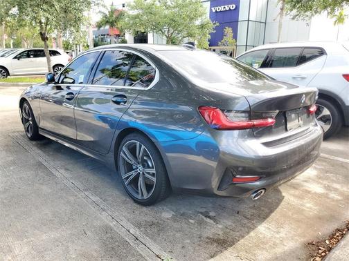 2019 BMW 330 i