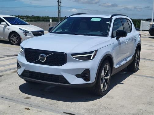 2026 Volvo XC40