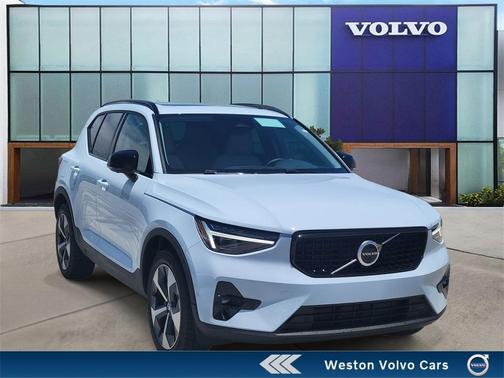 2026 Volvo XC40