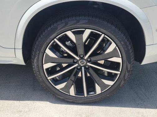 2026 Volvo XC90 B6 Ultra 7-Seater