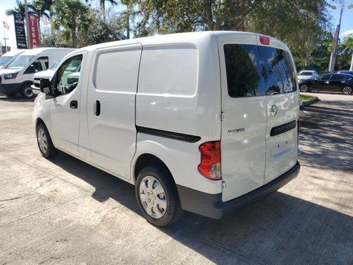 2021 Nissan NV200 S