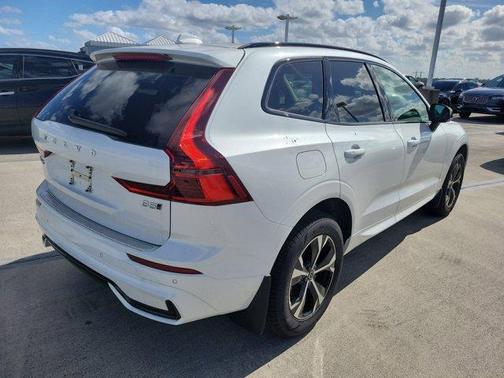 2026 Volvo XC60 B5 Core