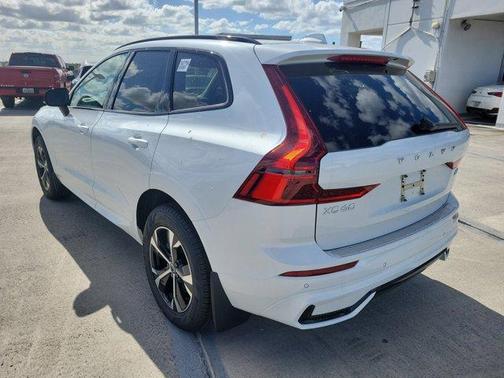 2026 Volvo XC60 B5 Core