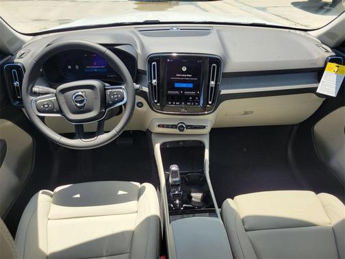 2026 Volvo XC40