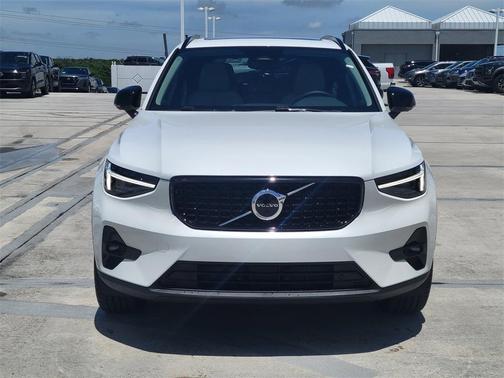 2026 Volvo XC40