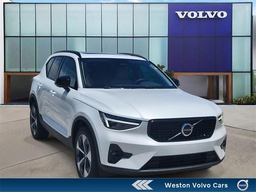 2026 Volvo XC40