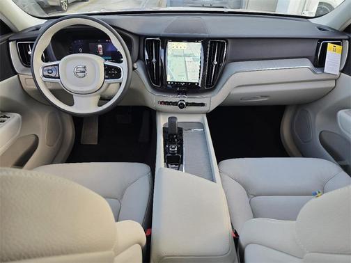 2025 Volvo XC60 B5 Plus