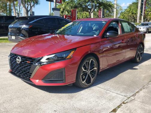 Scarlet Ember 2023 Nissan Altima 2.5 SR