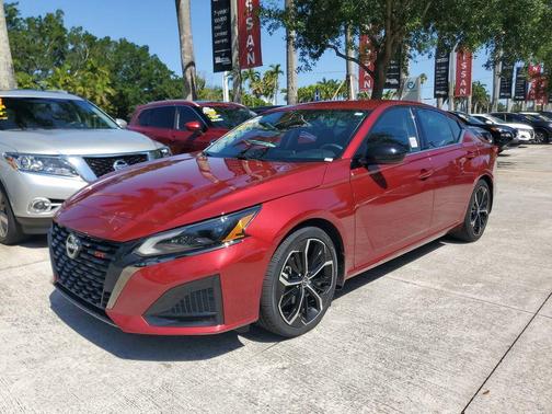 Scarlet Ember 2023 Nissan Altima 2.5 SR