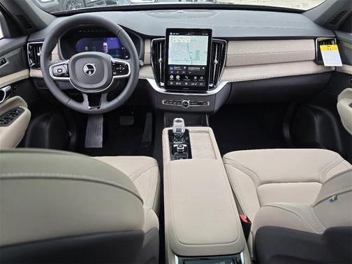 2025 Volvo XC90 B6 Plus 6-Seater