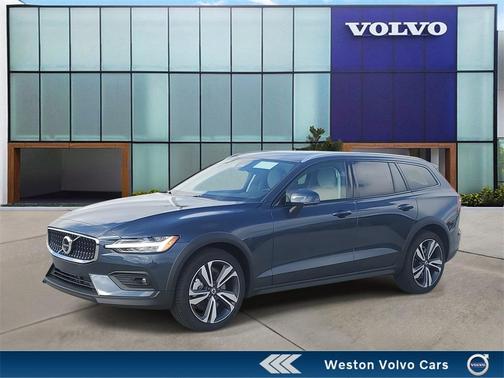 2026 Volvo V60 Cross Country B5 Plus