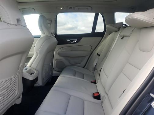 2026 Volvo V60 Cross Country B5 Plus
