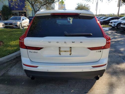 2020 Volvo XC60 T5 Momentum