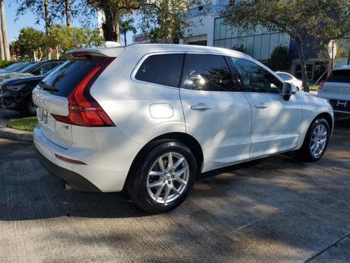 2020 Volvo XC60 T5 Momentum