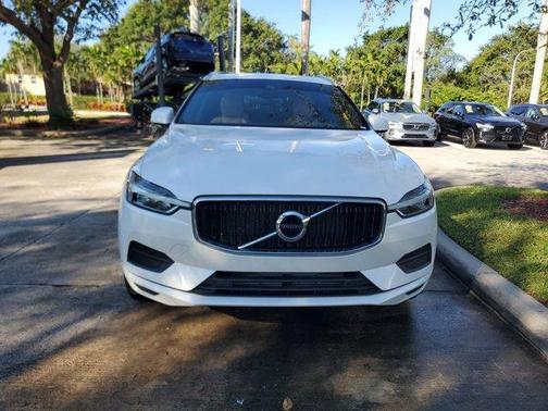 2020 Volvo XC60 T5 Momentum