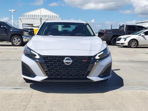 2025 Nissan Altima SR