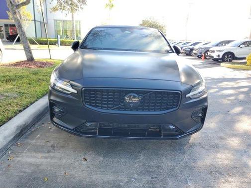 2024 Volvo S60 B5 Plus Black Edition