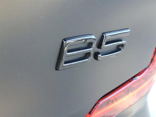 2024 Volvo S60 B5 Plus Black Edition