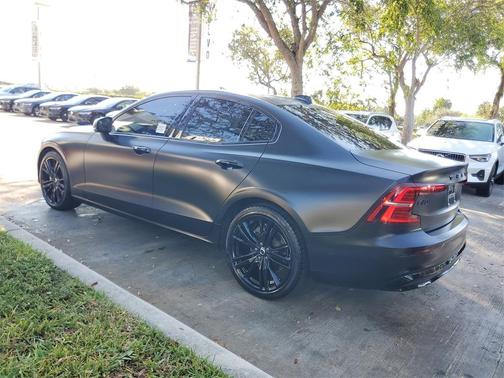 2024 Volvo S60 B5 Plus Black Edition