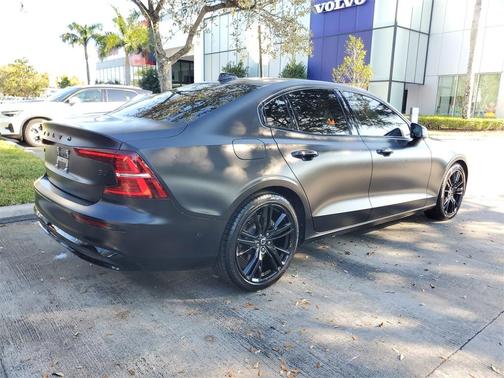 2024 Volvo S60 B5 Plus Black Edition