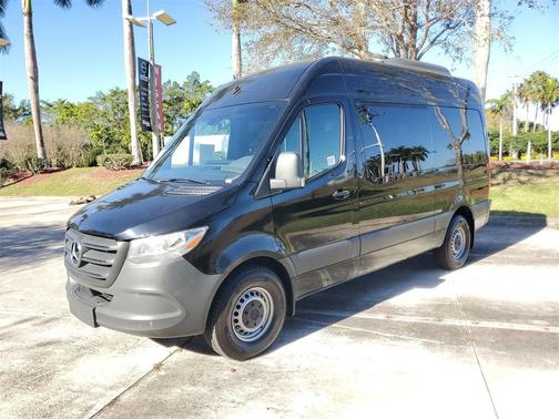 2024 Mercedes-Benz Sprinter 2500 144 WB Standard Roof Passenger