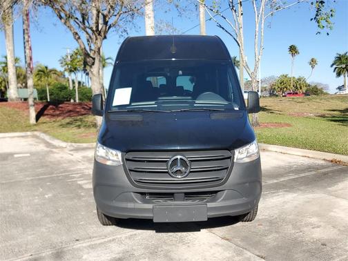 2024 Mercedes-Benz Sprinter 2500 144 WB Standard Roof Passenger