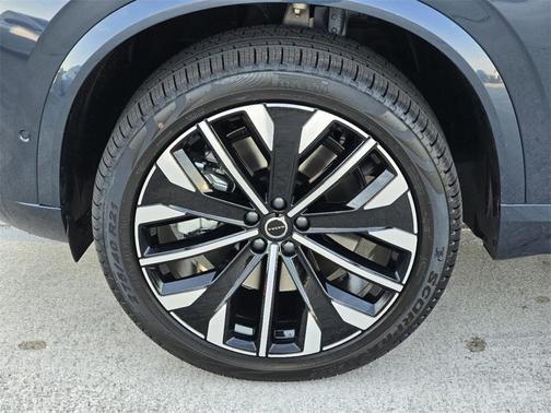 2025 Volvo XC90 Plug-In Hybrid T8 Ultra 7-Seater