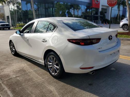 Snowflake White Pearl 2021 Mazda Mazda3 FWD