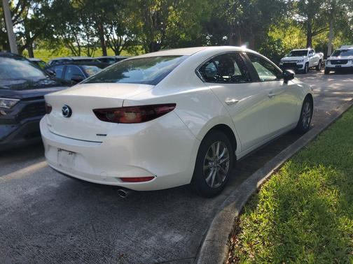 Snowflake White Pearl 2021 Mazda Mazda3 FWD