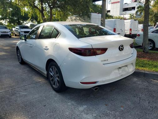 Snowflake White Pearl 2021 Mazda Mazda3 FWD