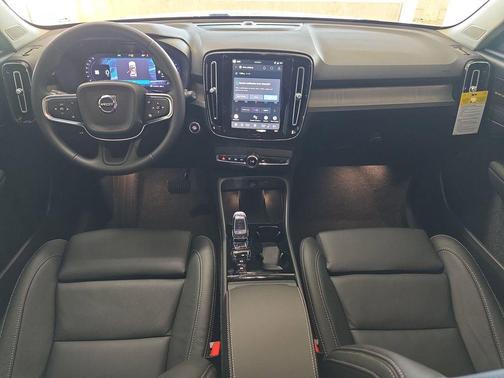 Cloud 9 White 2026 Volvo XC40 B5 Ultra