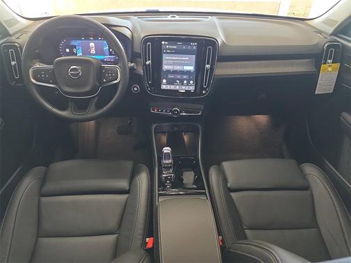 2026 Volvo XC40 B5 Ultra