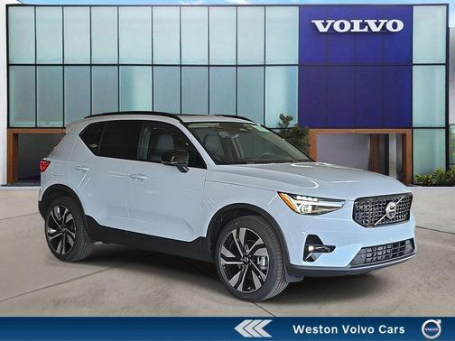 Cloud 9 White 2026 Volvo XC40 B5 Ultra