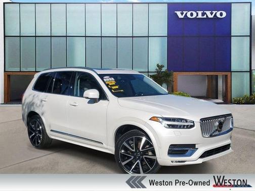2023 Volvo XC90 B5 Plus